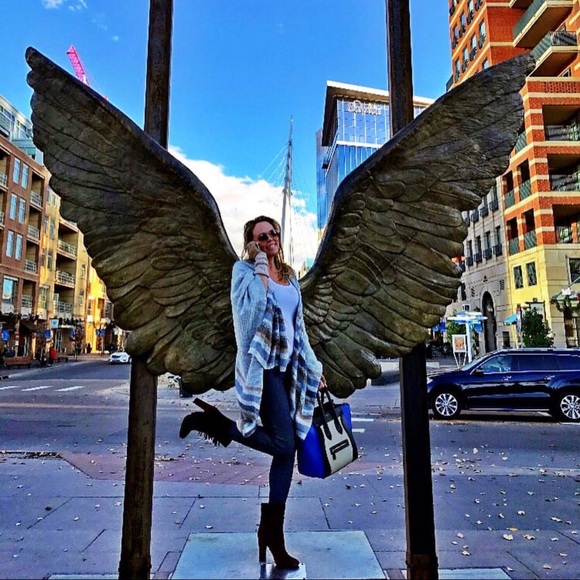 Meet your Posher, Lisa - Picture 9 of 15